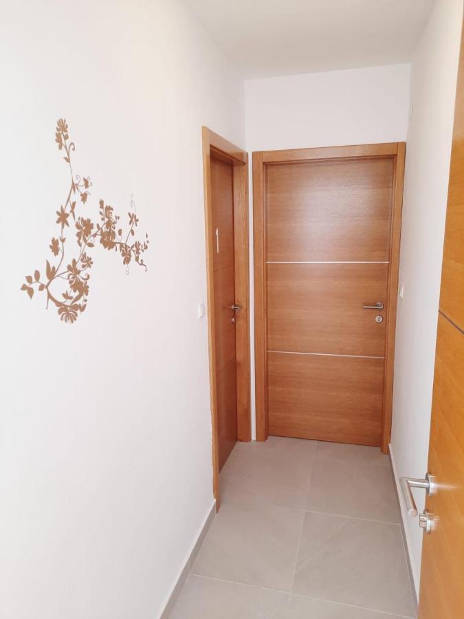 Apartman Laura M Vodice Exterior photo